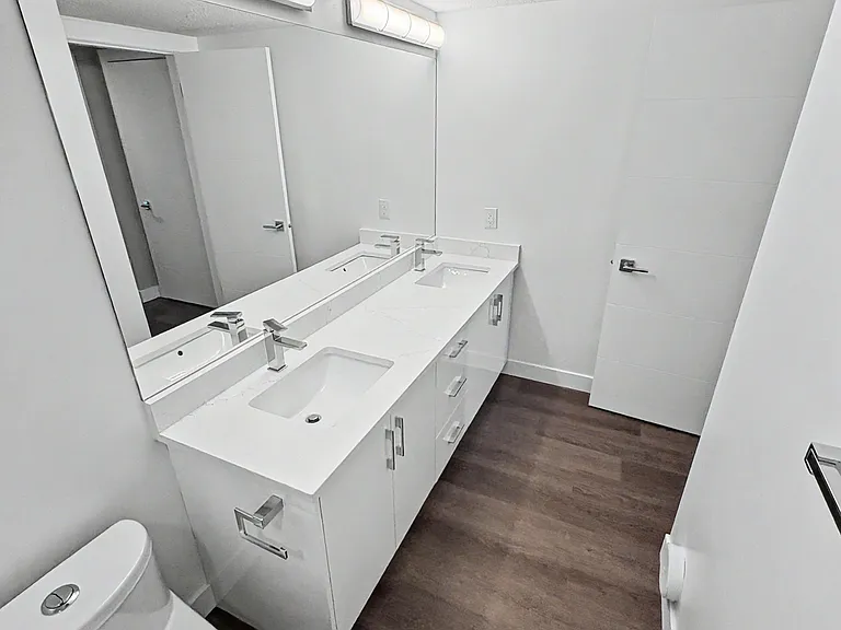 5733 Cambie St — Photo 34