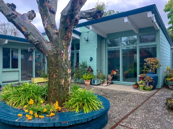 714 Wildwood Ln, Palo Alto, CA 94303