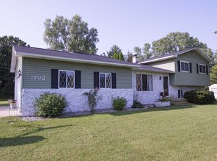 1782 E Gordonville Rd, Midland, MI 48640