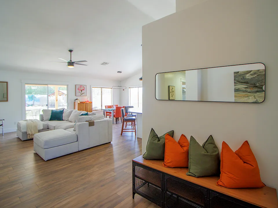 363 W Baylor Ln