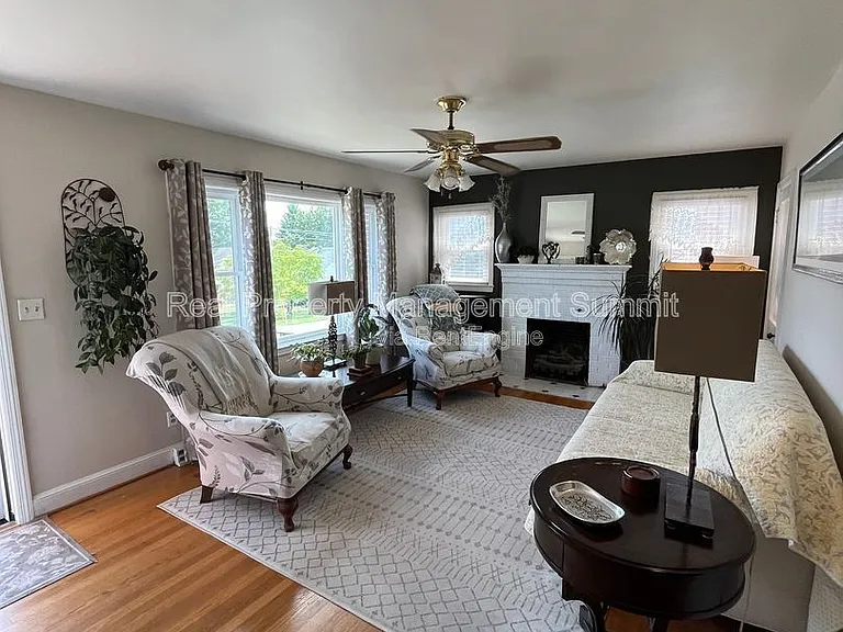 1602 Terrace St — Photo 4