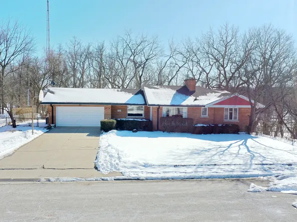 678 Beckman Dr, Kankakee, IL 60901