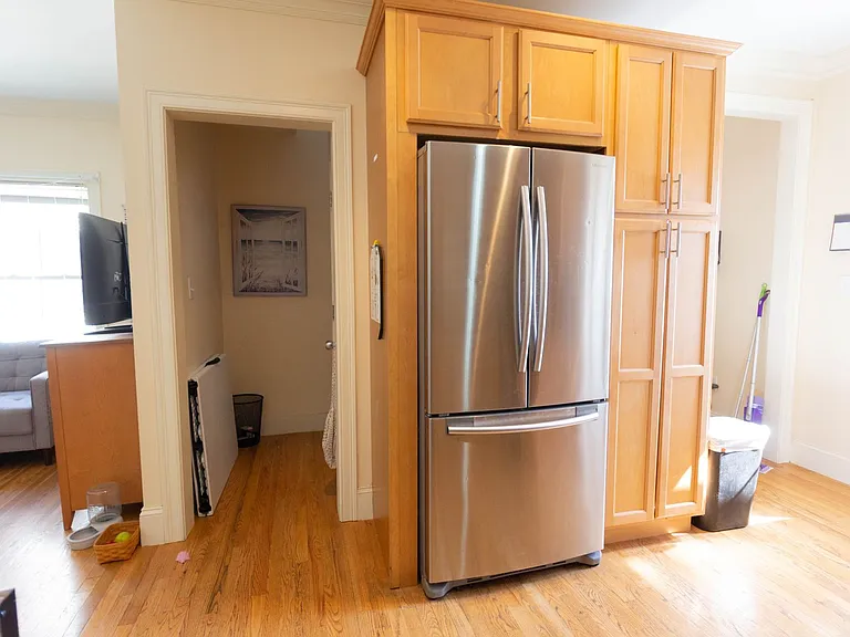 27 Lothrop St #2 — Photo 4