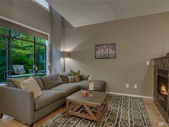 2nd image of 10575 NE 12th Pl