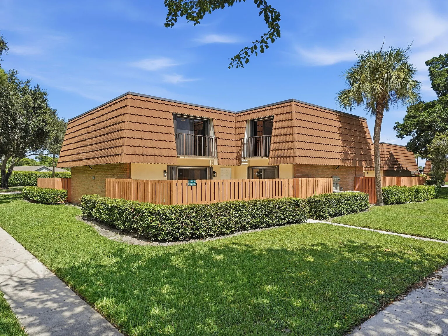 2 bed, 2.5 bath, 1236 sqft, $2,700 — Photo 1