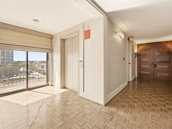 3rd image of 4500 Ocean Dr APT 4A