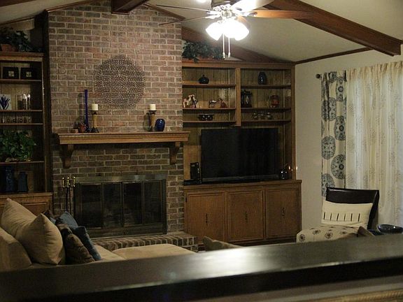 Family Room -fireplace