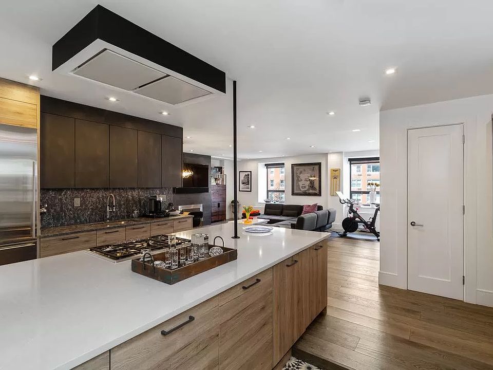 1st image of 196 6th Ave APT 3A
