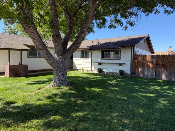2875 N Escondido Ct