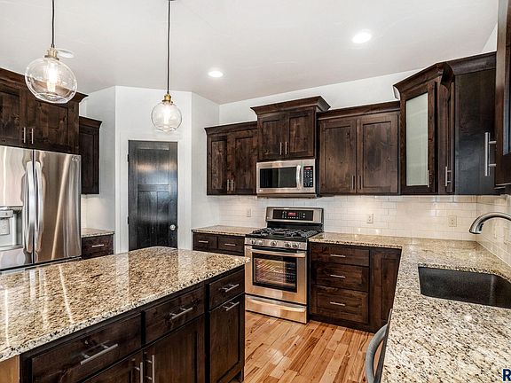3rd image of 8808 E Black Walnut St