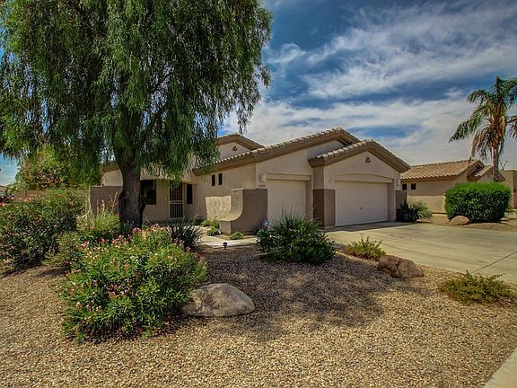 3rd image of 14639 W Catalina Dr