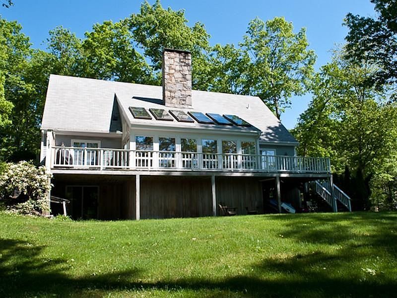 Unsurpassed Waterfront Setting