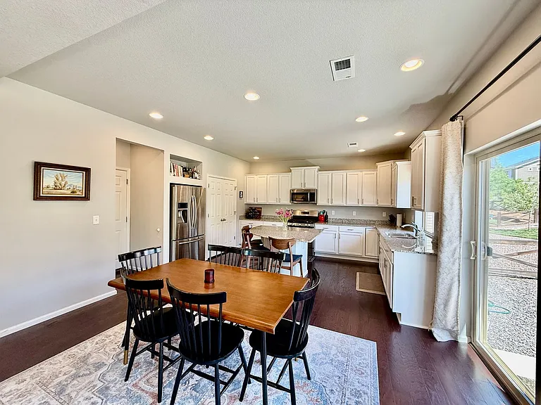 6828 Mineral Belt Dr — Photo 7