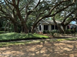 2421 Pine Ave, Gulfport, MS 39501