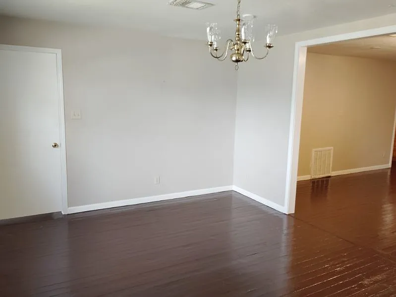 2 bed, 1200 sqft, $1,195 — Photo 4