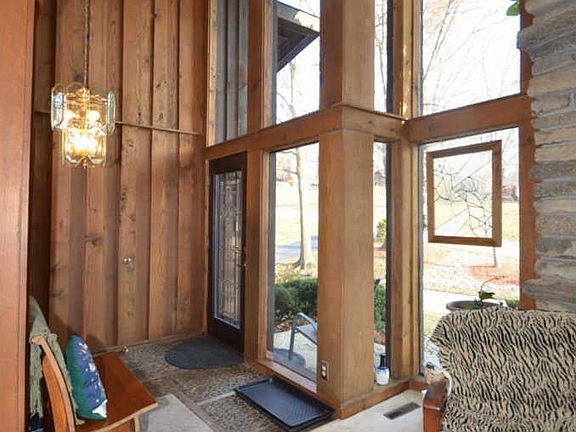 3rd image of 6010 Crittenden Dr