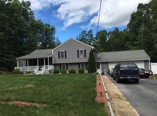4 Maureen Ln, Hudson, NH 03051