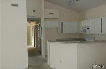 5th image of 1275 Gardens Circle Dr