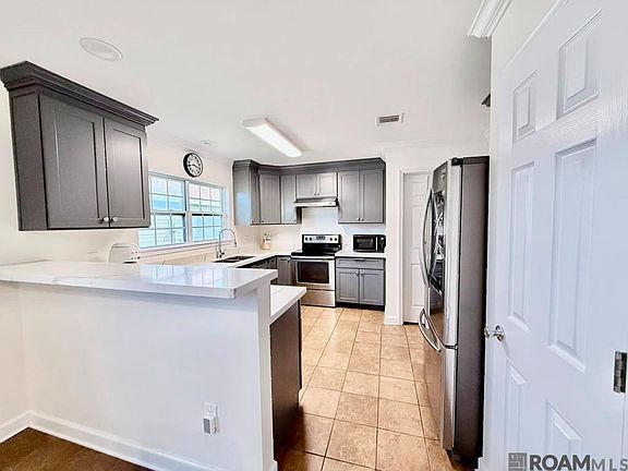 5th image of 321 Galvez Ln