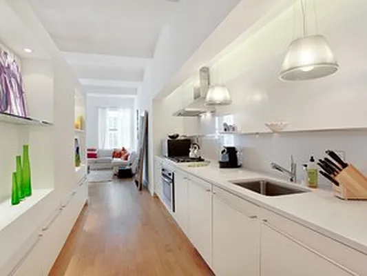 Sold by Citi Habitats | media 60