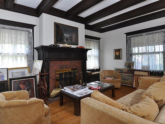 4th image of 404 Palisade Ave