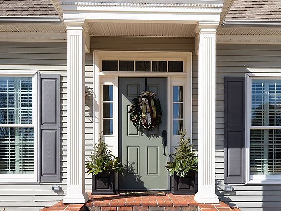 3rd image of 268 Walden Rd