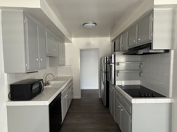 3rd image of 855 10th St #105