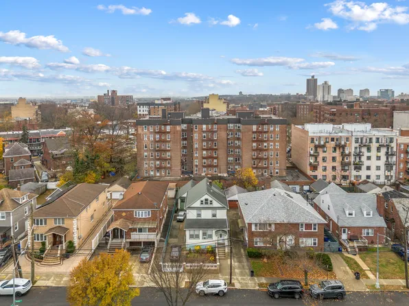 84-22 Daniels Street image 25 of 26