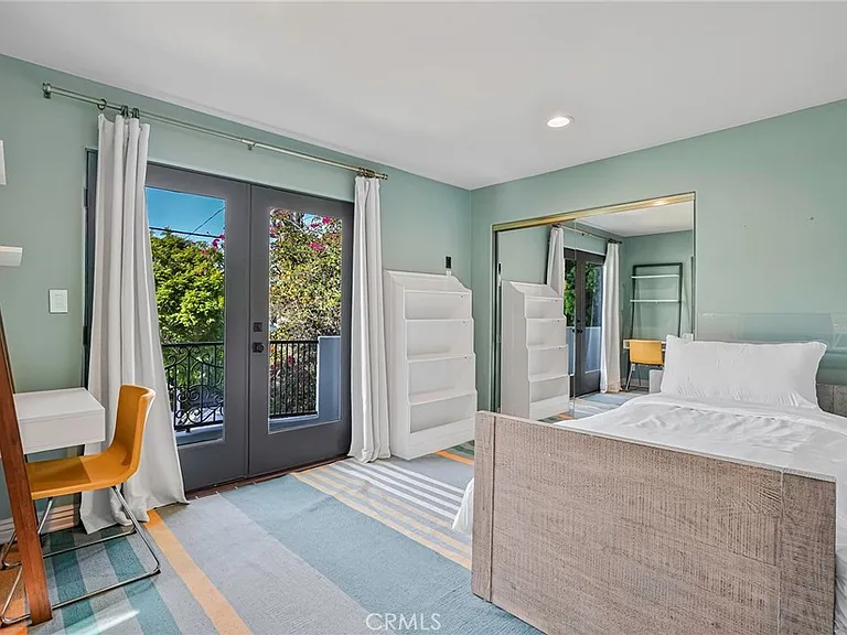 2200 Walnut Ave — Photo 14