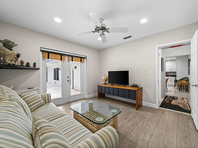 326 Seven Isles Dr — Photo 19