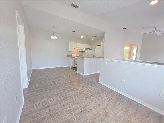 5th image of 852 GRAND REGENCY POINT #202