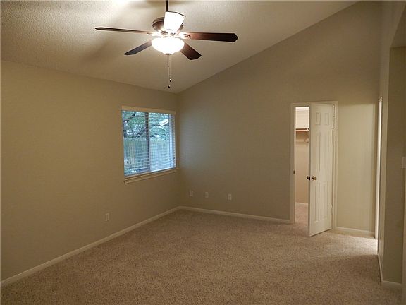 5th image of 1204 Deer Grove Dr