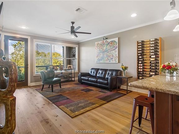 2nd image of 3208 Casita Ct Unit 325