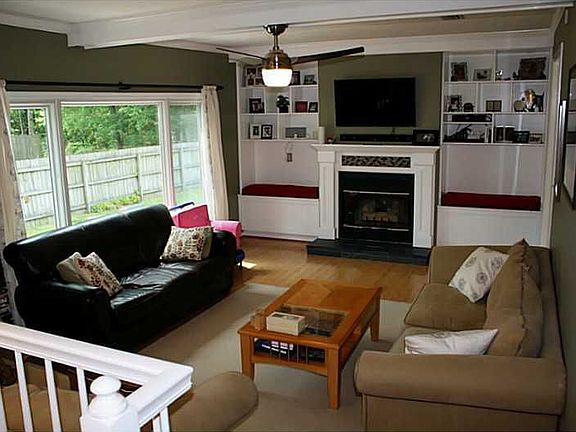 5th image of 832 Needlerush Ct
