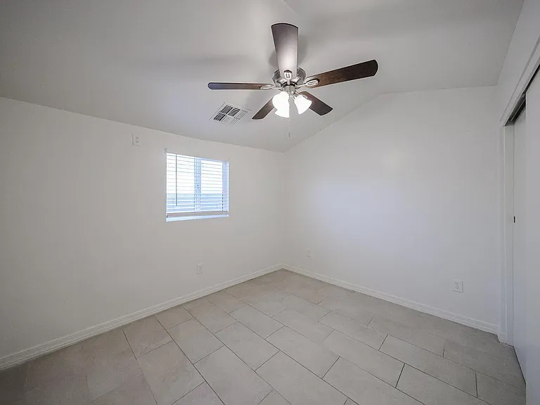 2721 E Willetta St #C — Photo 10