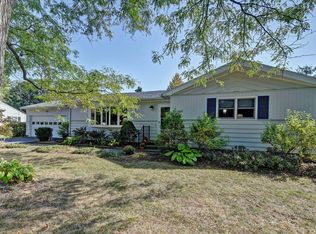 35 Bellmore Dr, Pittsfield, MA 01201
