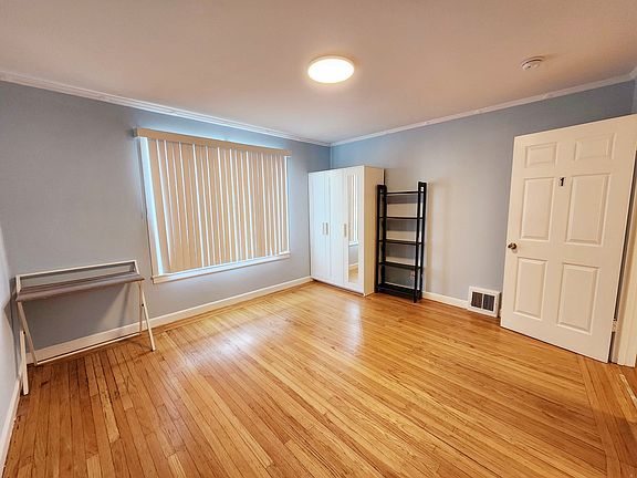 5th image of 351 Bright St