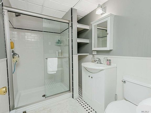 4th image of 18 Washington Pl