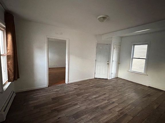 4th image of 168 Orchard St