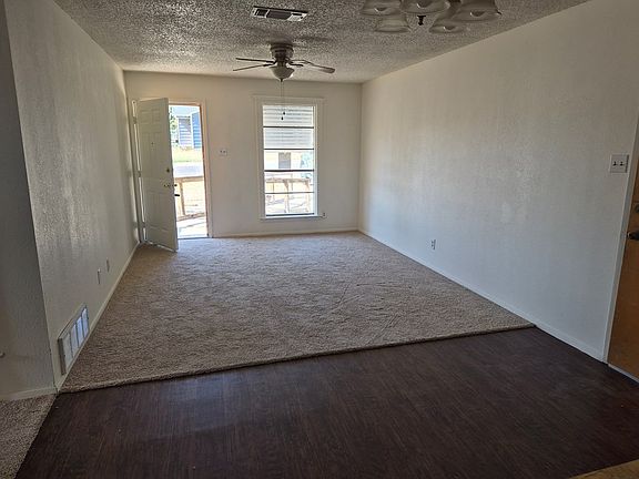 3rd image of 802 N Bishop St