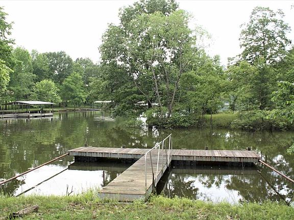 4th image of 650 Solomon Dr