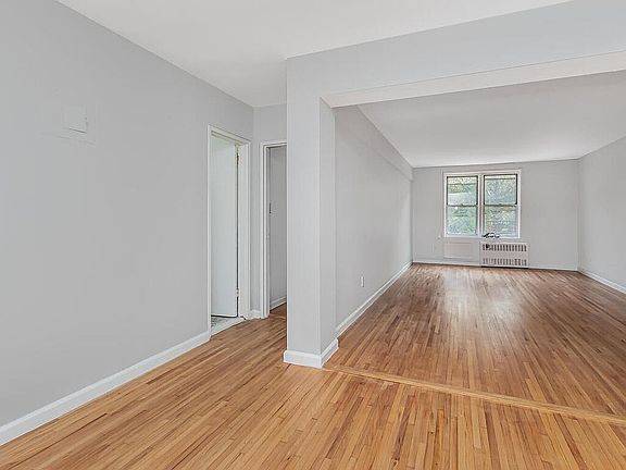 5th image of 6535 Broadway APT 3F