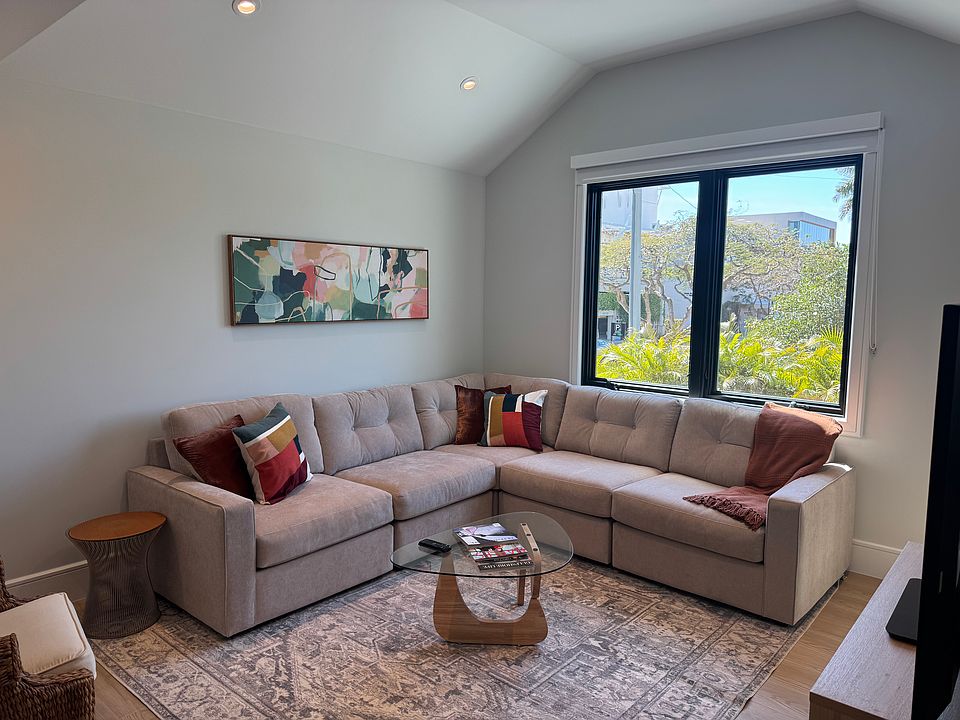 Living room with High ceilings