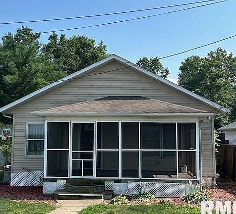 2nd image of 305 N Grand Ave