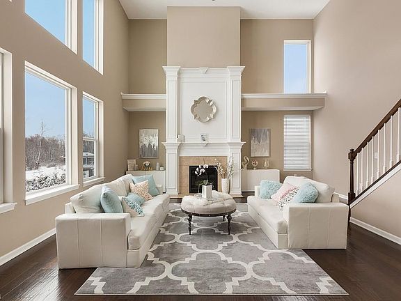 3rd image of 9396 Grace Dr