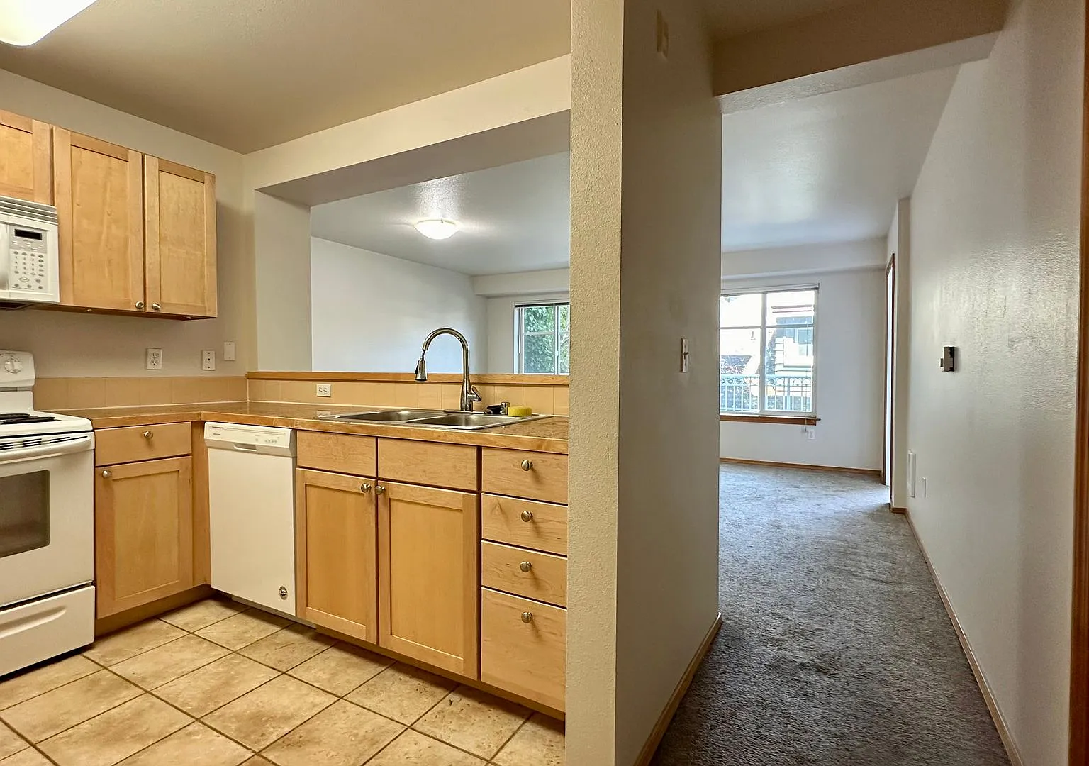Varsity II Apartments — Photo 1