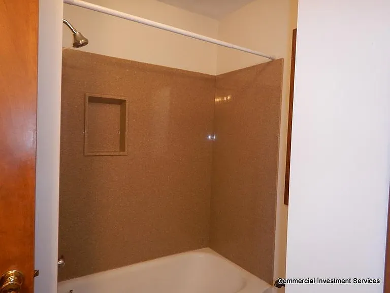 409 W 3rd St — Photo 12