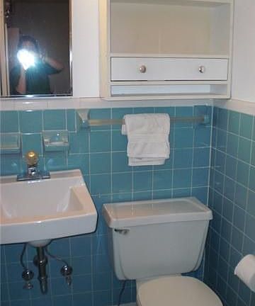 4th image of 2217 Robin Dr