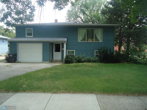 1618 16th St S, Fargo, ND 58103