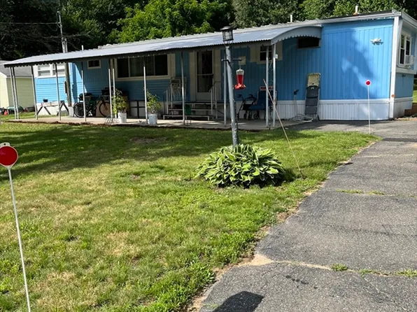 23 Riverview Cir, Brimfield, MA 01010